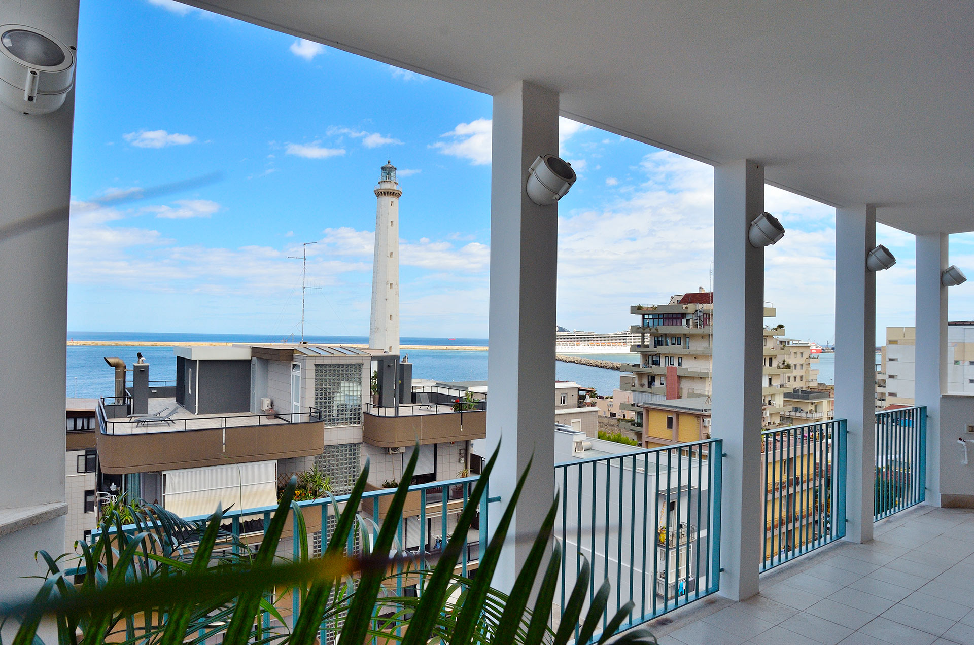 Faro Futuro coworking spaces customized offices Bari Puglia Faro Futuro coworking spaces customized offices Bari Puglia